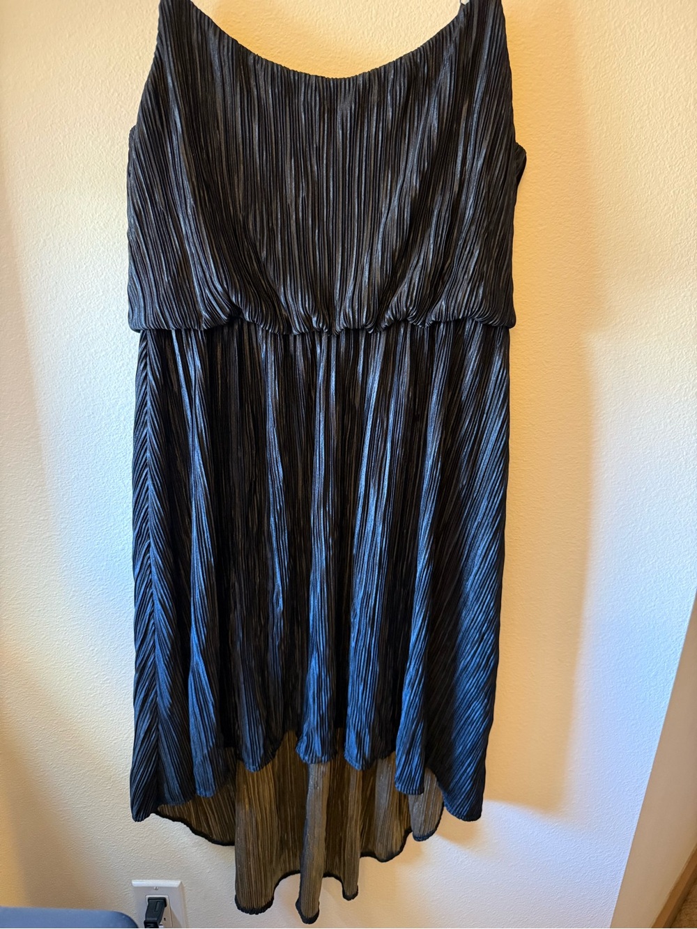 Black Sleeveless Pleated High-Low Dress